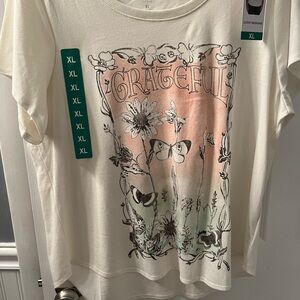 Lucky Brand Cream Graphic Tee. It says Grateful on the front of the shirt.